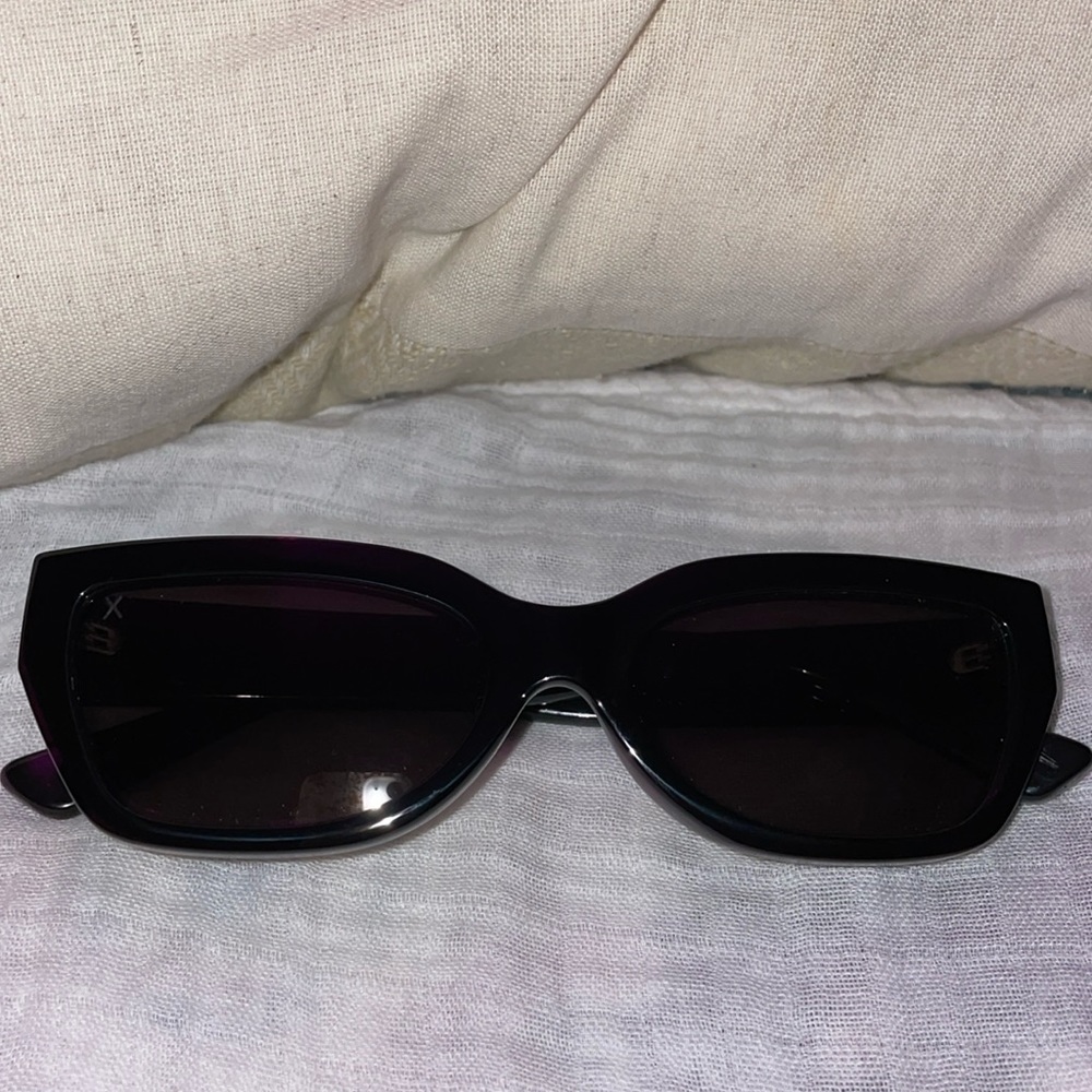 dime optics black sunglasses collaboration with lesdomakeup